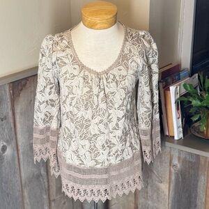 Lace cream top elbow length